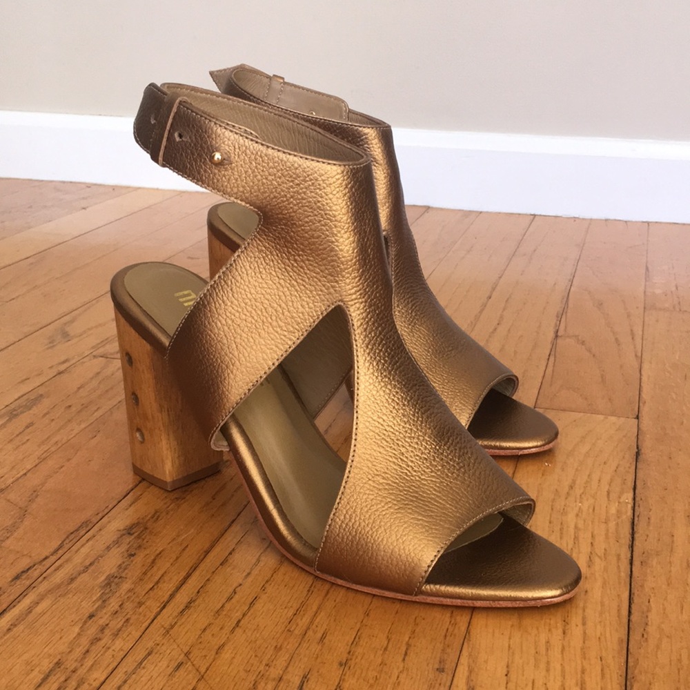 Nina Payne- metallic cutout heels, size 39